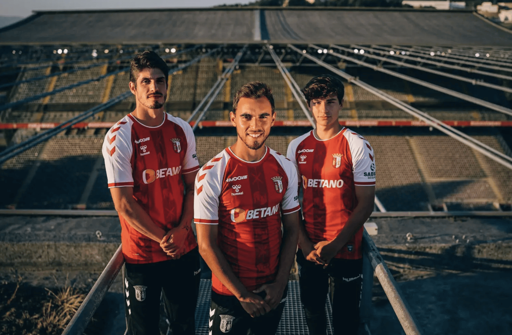 mk中国官网 -葡超赛程吃紧，洛杉矶湖人冲刺阶段遗憾出局，态度坚定，临场指挥获称赞 