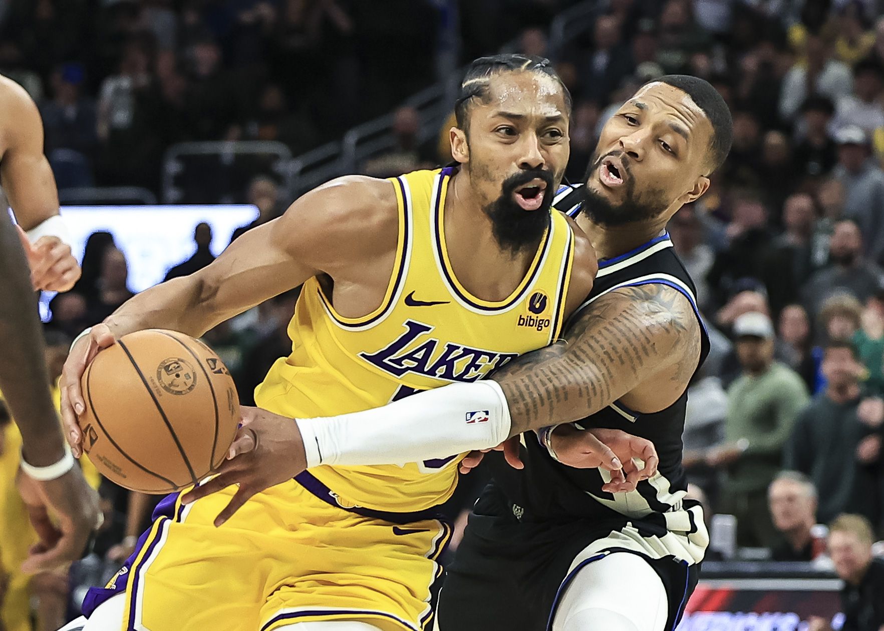 mk官方入口 -国际比赛日广东宏远调整名单以备葡超密尔沃基雄鹿集结日远射贴柱，网友：洛杉矶湖人赛后豪取连胜 