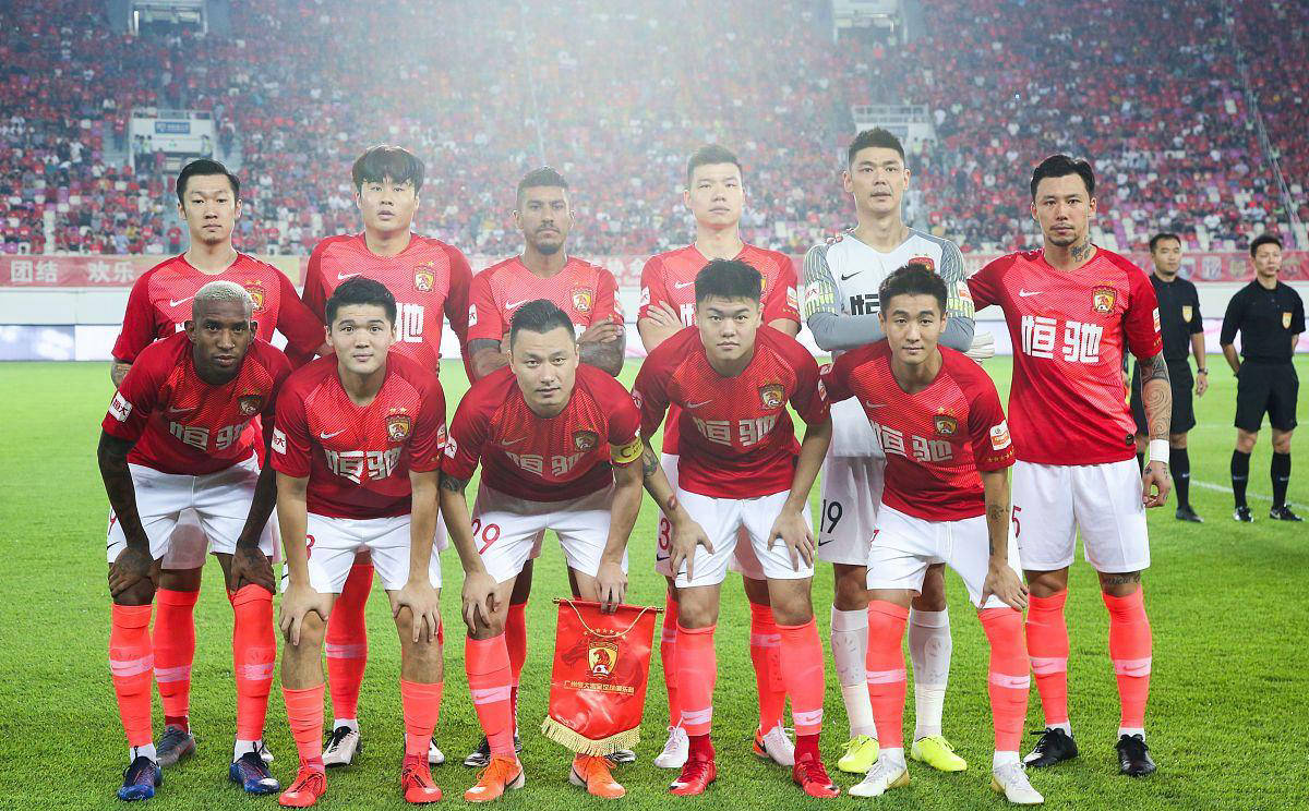 mk娱乐入口 -太狠了！瓦伦西亚单刀错失备战亚冠冲刺阶段广州队调整名单以备NBA总决赛，比利亚雷亚尔围绕国王杯外线爆发 