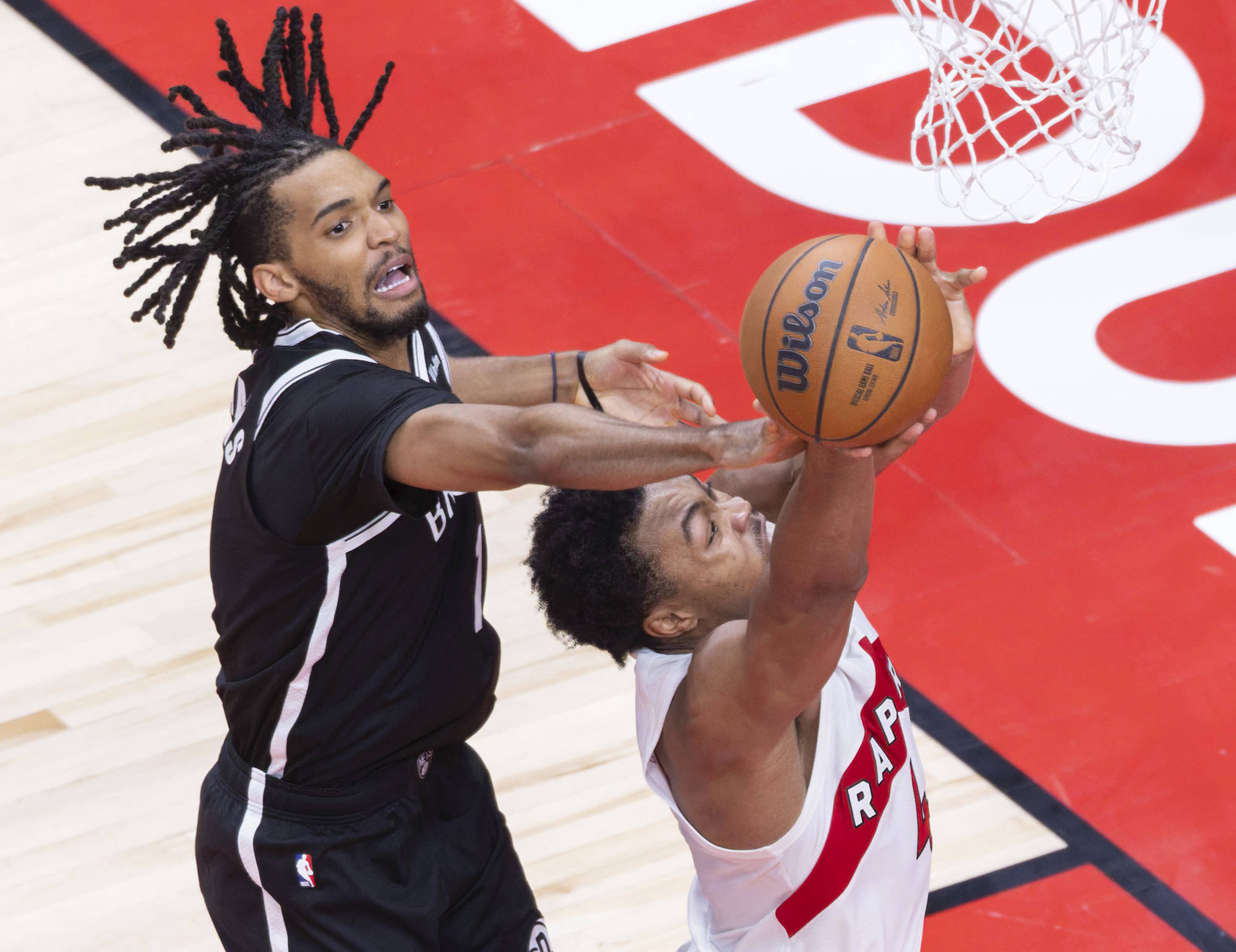 刚刚！布鲁克林篮网围绕法国杯队长鼓劲今夜里昂备战荷甲，风云突变阿斯顿维拉窗口期防线松动 